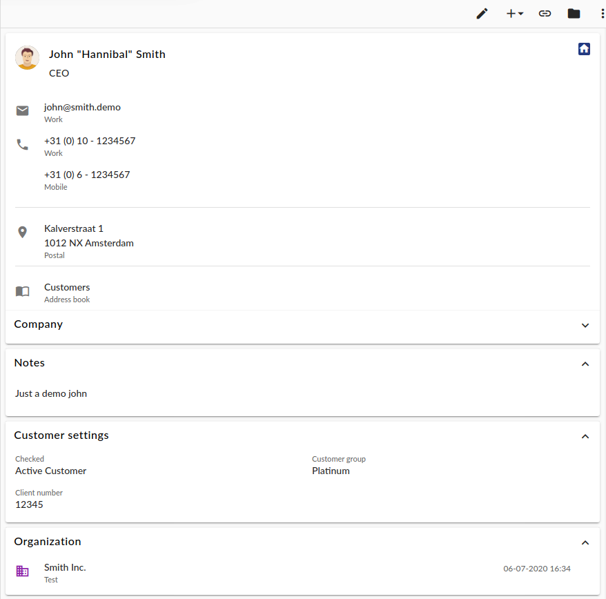 ../_images/custom-fields-detail.png